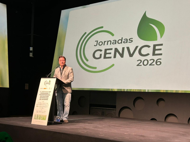 Un ponente de las X Jornadas para la innovación en cultivos extensivos de invierno del Grupo para la Evaluación de Nuevas Variedades de Cultivos Extensivos de España (Genvce) en Jerez de la Frontera (Cádiz)