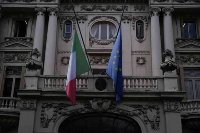 Archivo - Izado de la bandera en la embajada de Italia en Madrid, en Madrid (España)