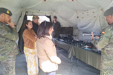 Margarita robles en una visita al Regimiento de Infantería 'Príncipe' nº3 en Siero (Asturias).