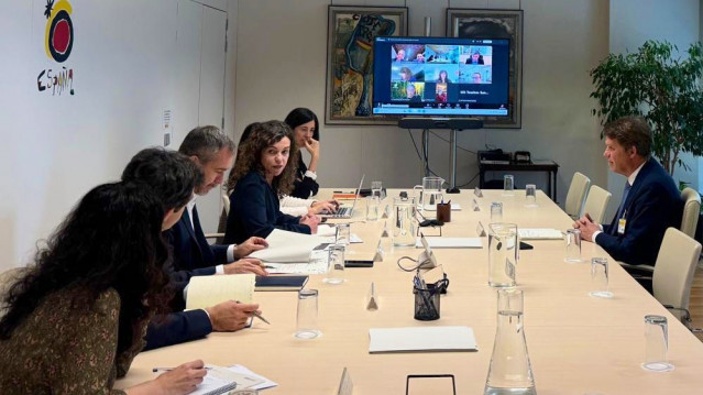 La secretaria de Estado de Turismo, Rosario Sánchez, ha mantenido este viernes una segunda reunión de seguimiento con el sector turístico ante el conflicto bélico en Oriente Próximo.