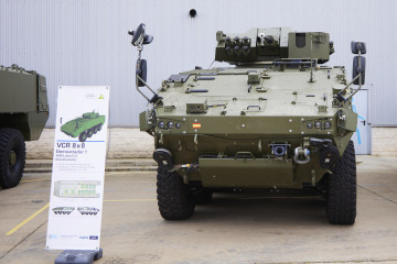 Archivo - Detalle de los nuevos vehículos durante la presentación de los siete primeros Vehículos de Combate sobre Ruedas (VCR) 8x8 Dragón al Ministerio de Defensa y el Ejército de Tierra en la F