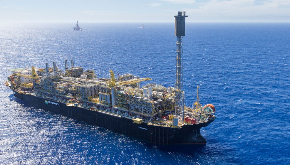 Archivo - Barco de Petrobras.