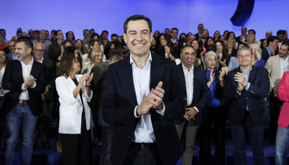 Imagen del presidente de la Junta de Andalucía y candidato del Partido Popular, Juan Manuel Moreno durante la presentación de los componentes de las listas del PP para las próximas elecciones auton