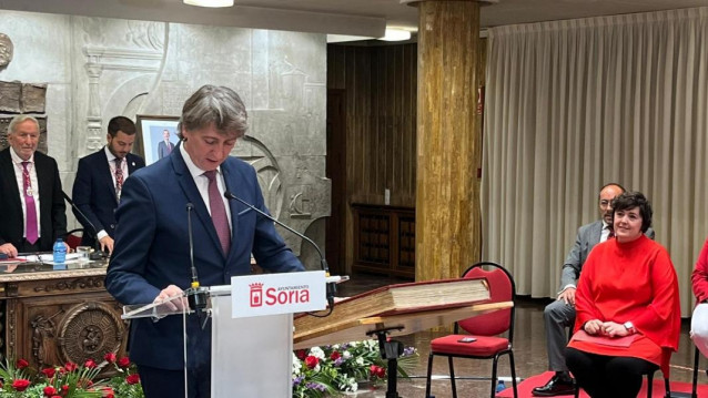 Carlos Martínez Mínguez toma posesión del cargo de alcalde de la ciudad de Soria