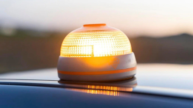 Archivo - Una baliza V16.