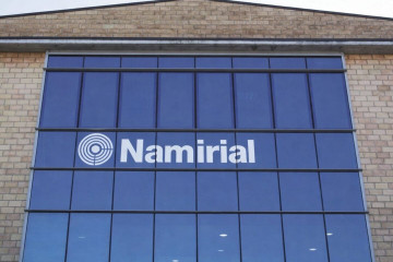 Logo de Namirial en edificio.