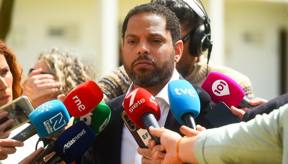 El secretario general de Vox, Ignacio Garriga, atiende a los medios tras la reunión en Málaga del Comité Ejecutivo Nacional, el Comité de Acción Política y portavoces nacionales y regionales de 