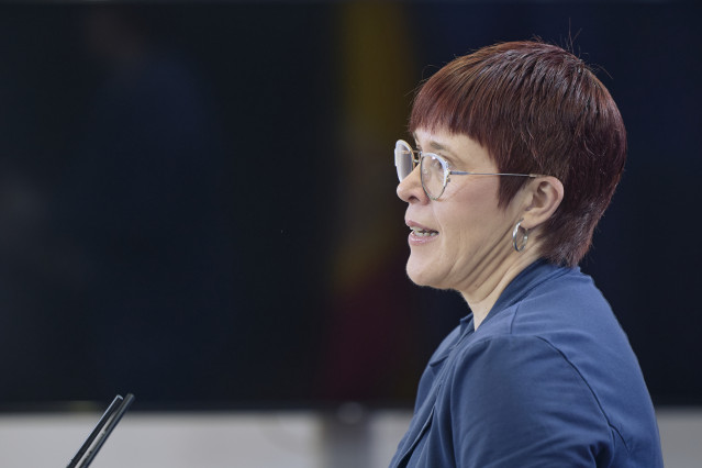 La diputada de Compromís Águeda Micó durante una rueda de prensa