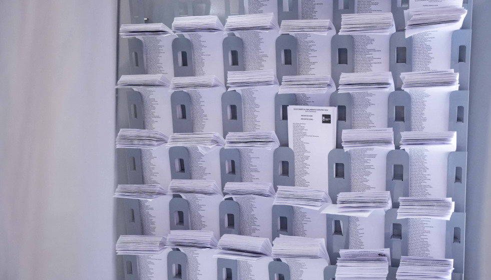 EuropaPress 6019688 detalle jornada electoral colegio maristas junio 2024 sevilla andalucia