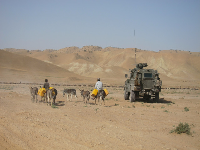 Archivo - Un blindado español en Afganistán