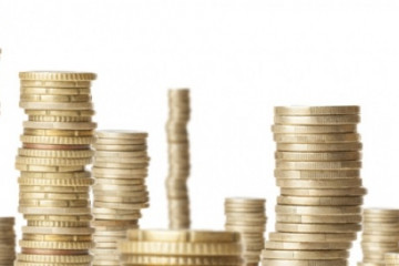 Archivo - Imagen de montones de monedas