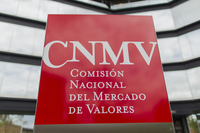 Archivo - La fachada de la Comisión Nacional del Mercado de Valores (CNMV).