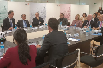 La Interprofesional Agroalimentaria del Porcino de Capa Blanca (Interporc) en una reunión con autoridades de China.