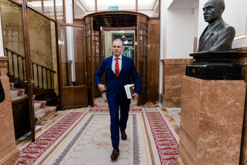 Archivo - El exportavoz de VOX en el Ayuntamiento de Madrid, Javier Ortega Smith, a su llegada a una sesión plenaria en el Congreso de los Diputados, a 24 de febrero de 2026, en Madrid (España). El 