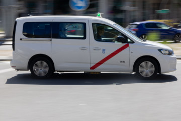 Taxi adaptado para personas con movilidad reducida, a 31 de marzo de 2026, en Madrid