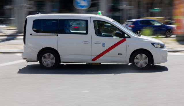Taxi adaptado para personas con movilidad reducida, a 31 de marzo de 2026, en Madrid