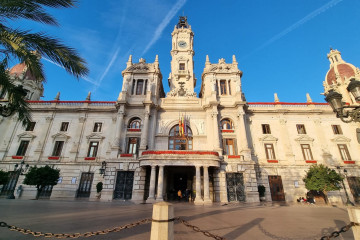 Archivo - Fachada del Ayuntamiento de València