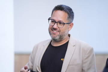 El portavoz del grupo parlamentario, mixto adelanta Andalucia, José Ignacio, García, durante la ruedas de prensa en el Parlamento de Andalucía, a 24 de marzo de 2026 en Sevilla (Andalucía, España
