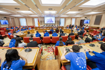 Estudiantes durante una simulación del modelo Parlamento Europeo en el Congreso de los Diputados.