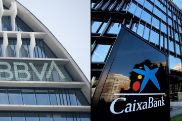 Archivo - Sedes de BBVA y de CaixaBank en Madrid
