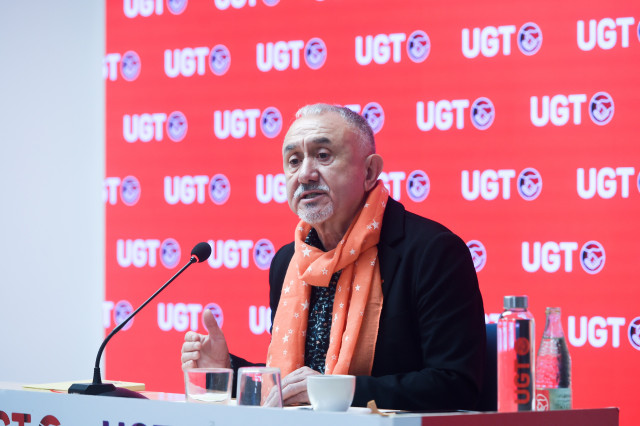 Archivo - El secretario general de UGT, Pepe Álvarez, durante una rueda de prensa, en la sede de UGT, a 8 de enero de 2026, en Madrid (España). Álvarez ha analizado la situación económica, política y social de España y ha presentado las propuestas del sin