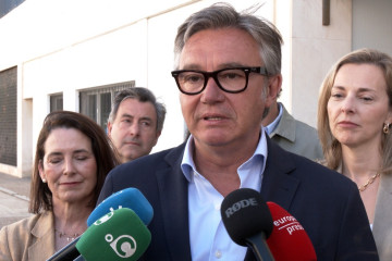 Manuel Gavira, candidato de Vox a la Presidencia de la Junta de Andalucía, en el Hospital Puerta del Mar de Cádiz
