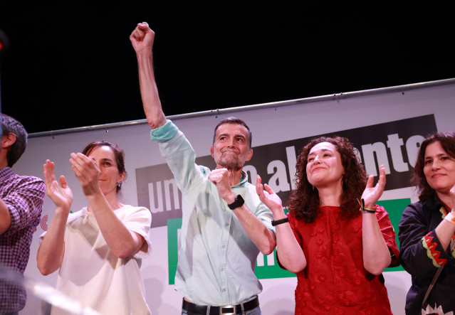 El candidato de la coalición Por Andalucía a la presidencia de la Junta, Antonio Maíllo, durante el encuentro 'Un paso al frente. Por Andalucía' en Sevilla, Izquierda Unida (IU), Movimiento Sumar, Comuns y Más Madrid han celebrado en Sevilla el encuentro