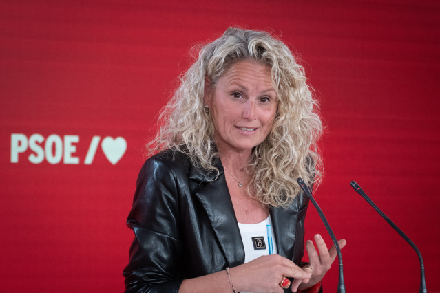 La portavoz de la Ejecutiva Federal del PSOE, Montse Mínguez, durante una rueda de prensa tras la reunión de la Comisión Ejecutiva Federal, en la sede del PSOE, a 20 de abril de 2026, en Madrid (España).