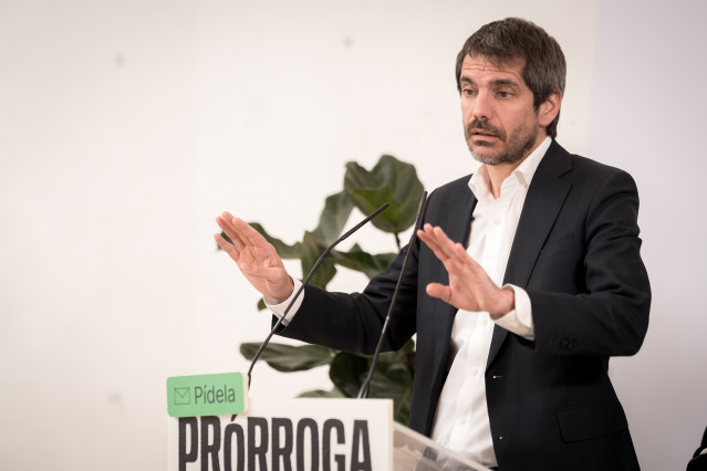 El ministro de Cultura, Ernest Urtasun, durante una rueda de prensa en conjunto de Movimiento Sumar, Comuns, Más Madrid e IU, a 20 de abril de 2026, en Madrid (España).