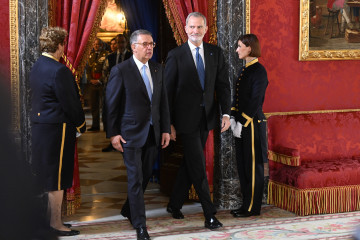 El presidente de la República Portuguesa, António José Seguro, y el Rey Felipe VI durante la audiencia ofrecida en el Palacio Real, 20 de abril de 2026, en Madrid (España).
