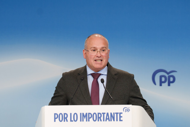 El secretario general del Partido Popular, Miguel Tellado, durante la rueda de prensa posterior al Comité de Dirección del PP, a 20 de abril de 2026, en Madrid (España).