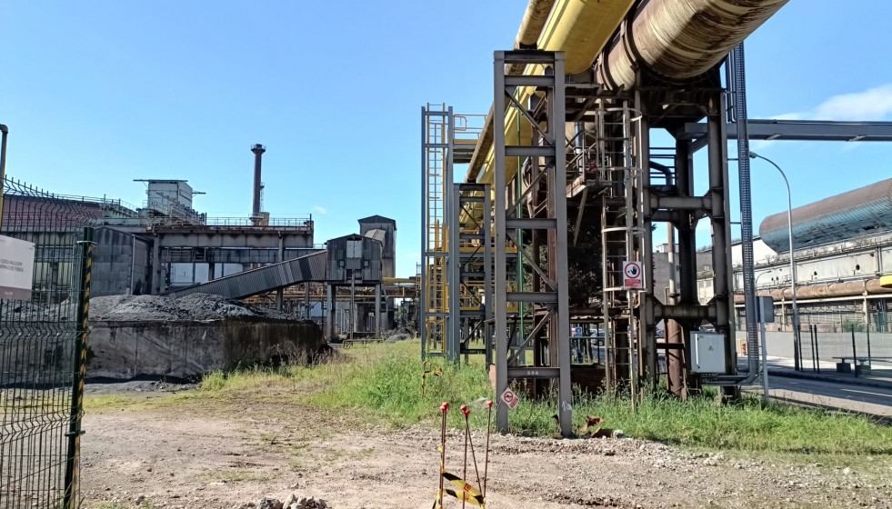 Archivo - Planta de Veriña de ArcelorMittal, en Gijón.