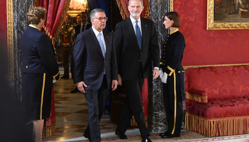 El presidente de la República Portuguesa, António José Seguro, y el Rey Felipe VI durante la audiencia ofrecida en el Palacio Real, 20 de abril de 2026, en Madrid (España).