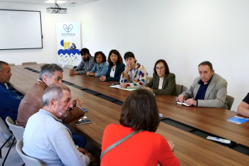 Reunión de la líder del BNG, Ana Pontón, con la cofradía de Noia