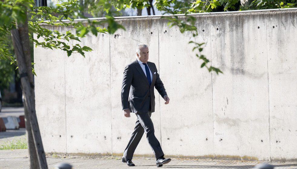 El extesorero del PP, Luis Bárcenas, a su llegada a la Audiencia Nacional, a 20 de abril de 2026, en San Fernando, Madrid (España).