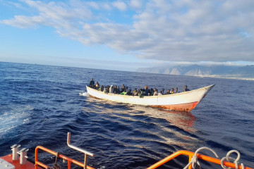 Archivo - Patera rescatada por Salvamento Marítimo