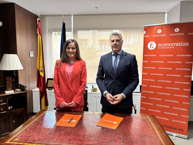 Firma de acuerdo entre El Consejo General de Economistas y la Oficina Española de Patentes y Marcas