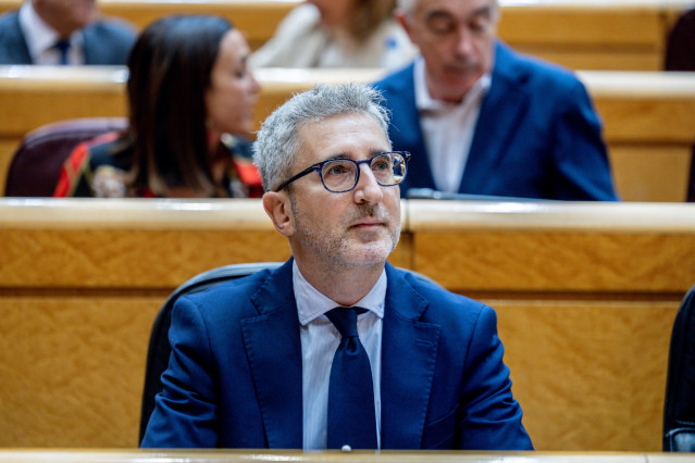 El ministro de Hacienda, Arcadi España, durante la sesión de control al Gobierno, a 21 de abril de 2026, en Madrid (España). Durante la sesión parlamentaria, el Grupo Popular centra su ofensiva en la supuesta corrupción del Ejecutivo y la 
