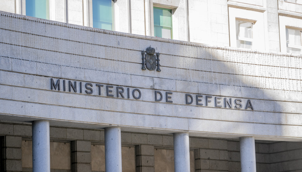 Archivo - Fachada del Ministerio de Defensa.