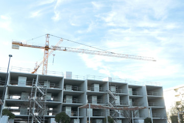 Bloque de pisos en construcción