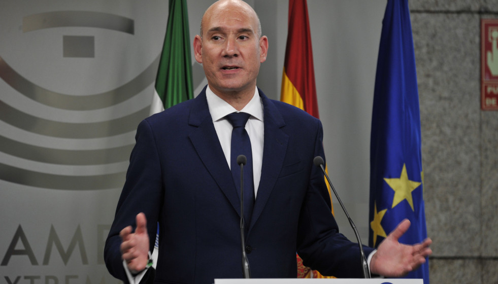 El portavoz del PP en la Asamblea, José Ángel Sánchez Juliá, en rueda de prensa tras el discurso de María Guardiola en el debate de investidura