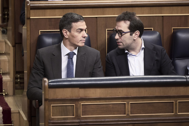 Pedro Sánchez y Carlos Cuerpo, en el hemiciclo