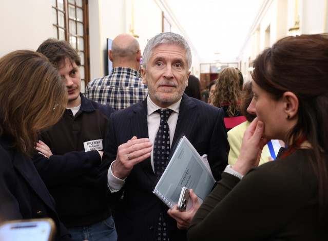 Archivo - El ministro del Interior, Fernando Grande-Marlaska, a su salida de una sesión de control al Gobierno