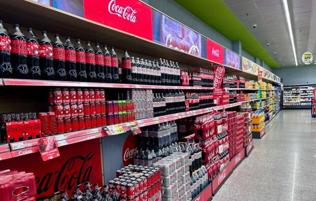 Lineal con productos de Coca Cola