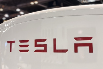 Archivo - Tesla mejora su beneficio neto un 17% en el primer trimestre hasta los 407,5 millones de euros