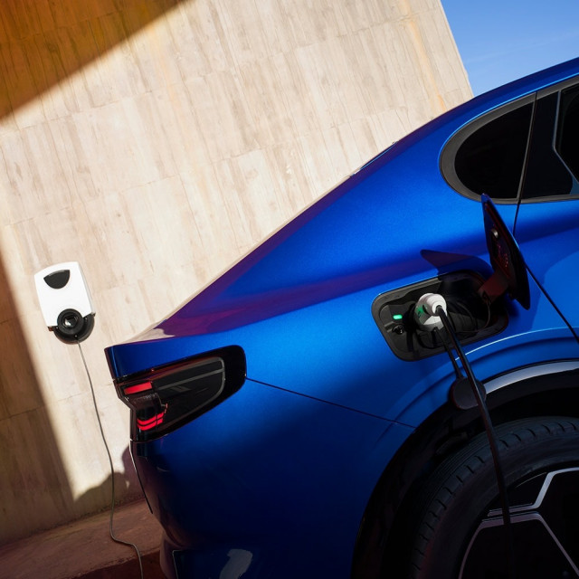 Ford acuerda con Octopus Energy ofrecer la instalación gratuita de puntos de carga domésticos