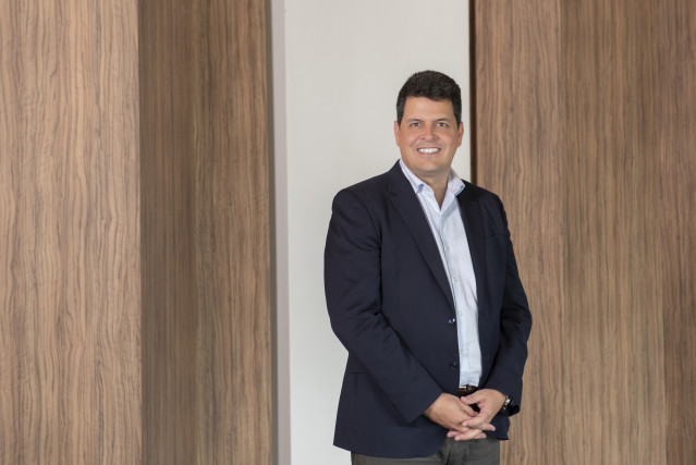 Archivo - El consejero delegado del segmento de Helvetia en España, Juan Estallo.