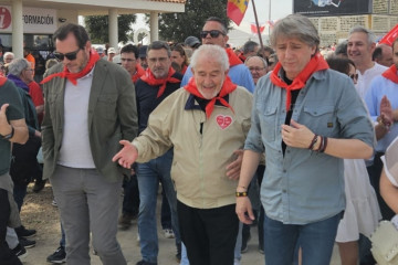 Puente, primero por la izquierda, durante la fiesta popular celebrrada en Villalar de los Comuneros.