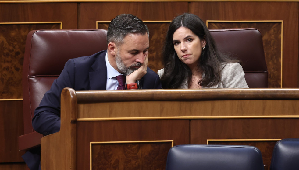 El presidente de Vox, Santiago Abascal, y la portavoz de Vox en el Congreso, Pepa Millán