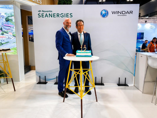 El consejero delegado de Navantia Seanergies, Javier Herrador y el presidente ejecutivo de Windar Renovables, Orlando Alonso.